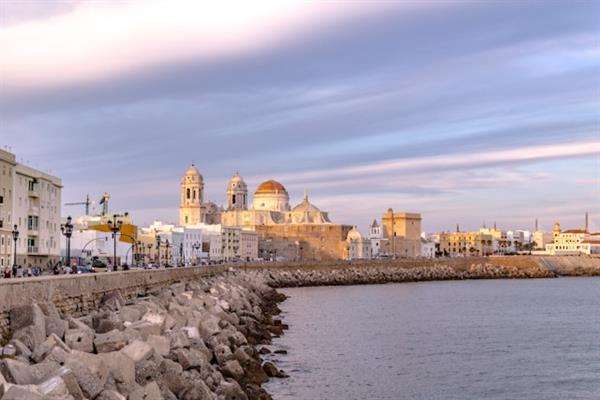 El Mercado de Abastos en Cádiz: sabores y productos únicos