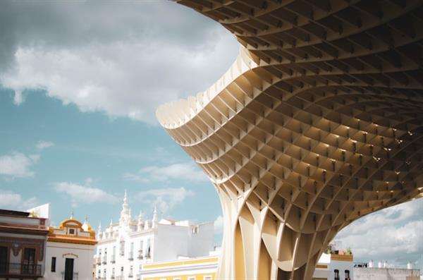 La mejor manera de recorrer Sevilla: itinerarios en barco por el Guadalquivir
