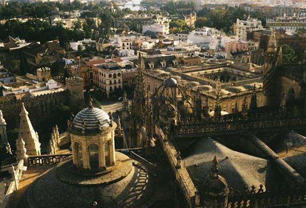 Planes románticos en Sevilla: sorprende a tu pareja con estos lugares