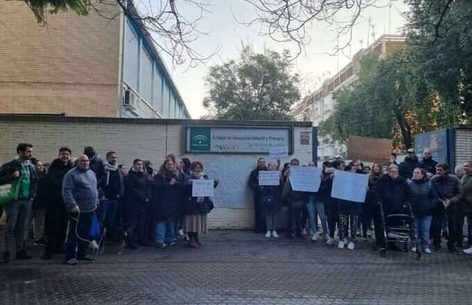 Adelante se opone al cierre del CEIP Loyola de San Pablo y advierte que la Junta no afecta a los centros concertados.