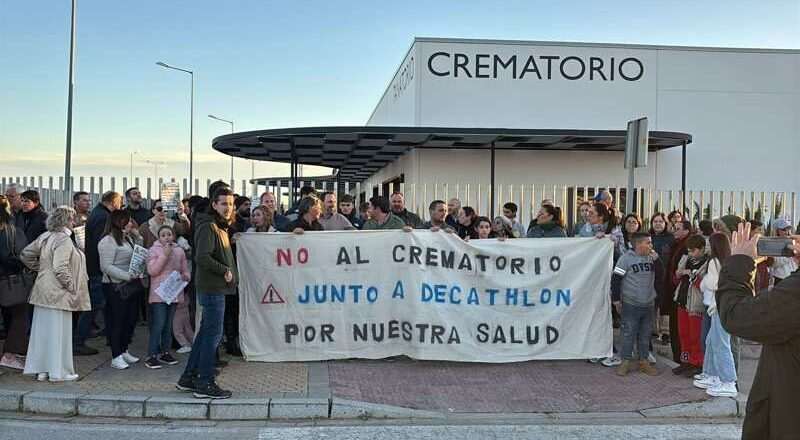 Afectados del nuevo crematorio de Alcalá advierten sobre vapores tóxicos y riesgos para la población