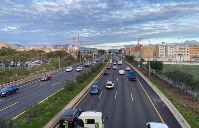 Andalucía concluye el fin de semana con un muerto en un accidente de tráfico en sus carreteras interurbanas.