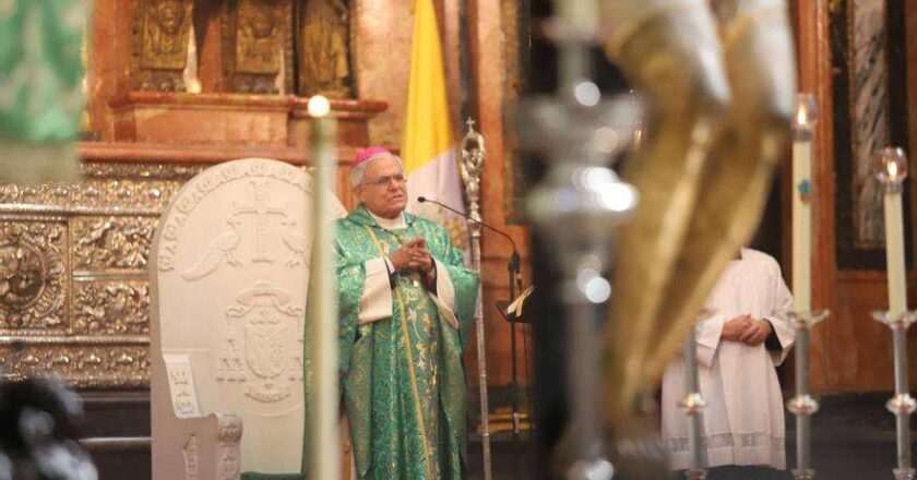 Cofradías de Córdoba conmemoran el Año Jubilar de la Esperanza en la Catedral.
