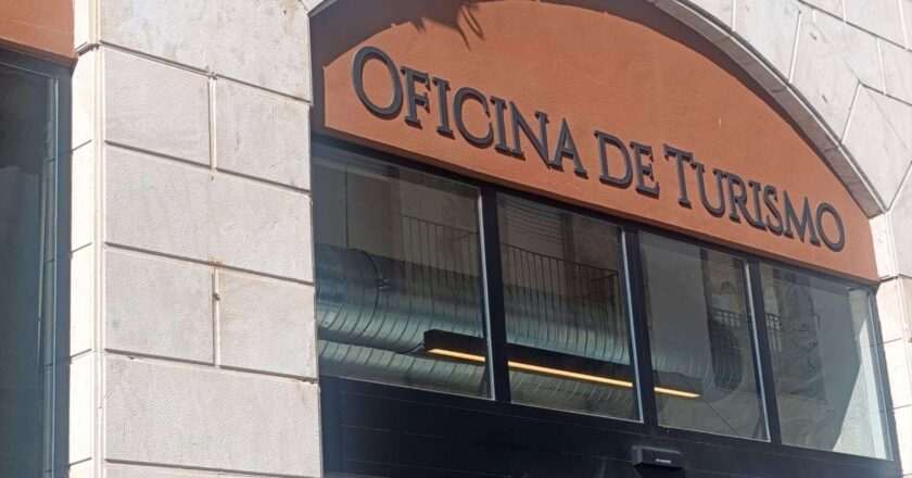 El PP denuncia que el Ayuntamiento modifica lo acordado sobre la Oficina de Turismo.