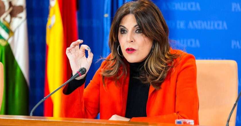 El PSOE de Jaén denuncia que la Junta está perjudicando la sanidad pública.