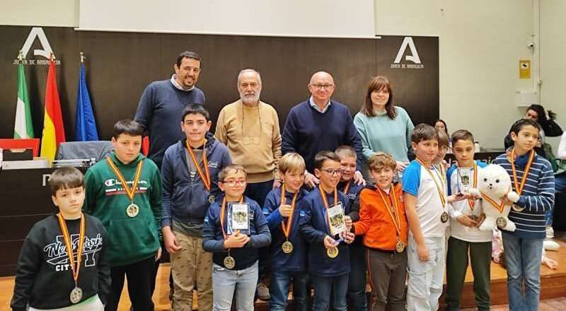 El Puerto celebra la entrega de premios del Campeonato Provincial de Ajedrez por equipos escolares Sub12 y Sub18.