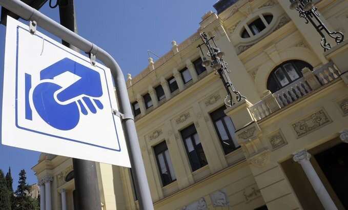 Este lunes comienzan a operar 134 nuevas plazas de aparcamiento regulado en la calle Esperanto.