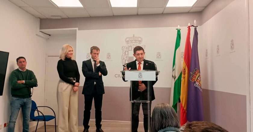 Francisco Reyes habla sobre su futuro: pretende dejar la secretaría general, pero no la política.