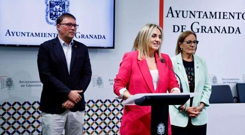 La alcaldesa participa en la gala ‘Las Top 100 Mujeres Líderes’ en el Teatro Real de Madrid