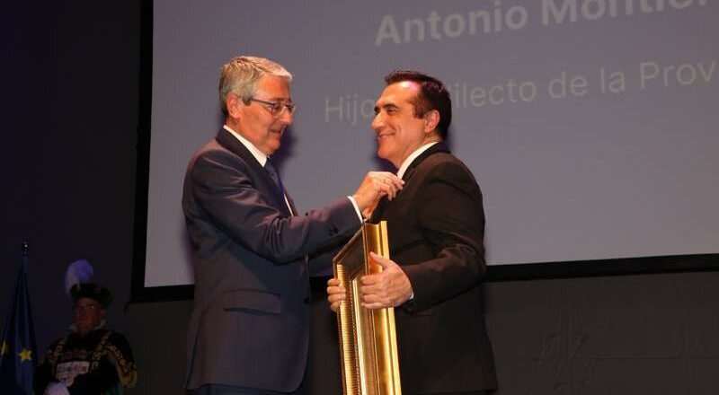 La Diputación reconoce al pintor Antonio Montiel como Hijo Predilecto de la Provincia.
