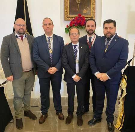La Hermandad de los Afligidos conmemora el 50 aniversario de la primera cuadrilla de costaleros con un pregón especial.