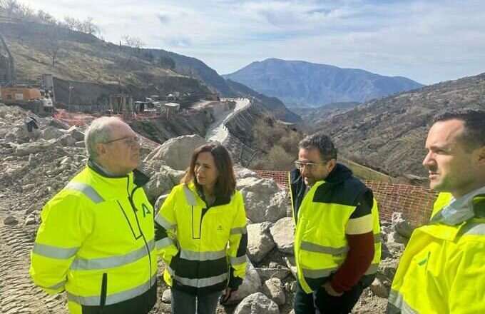 La reparación de la carretera de acceso a Capileira alcanza más del 80% de ejecución