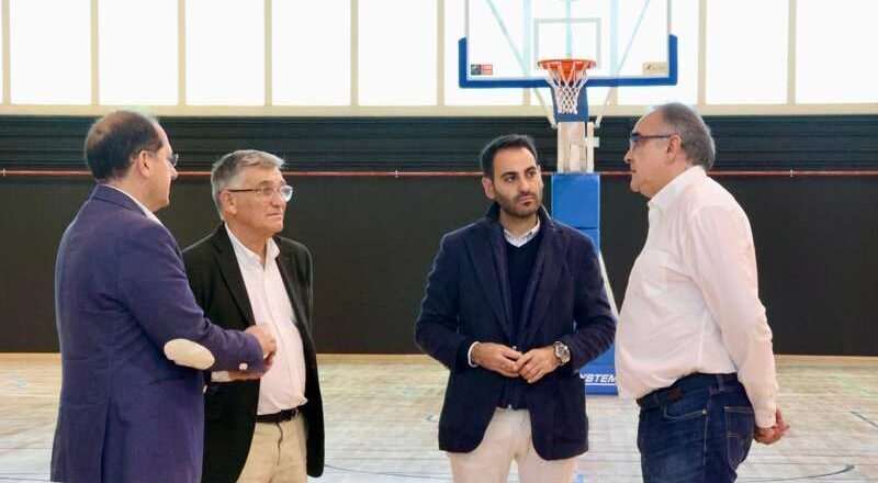 Marbella y las federaciones de baloncesto se unen para organizar torneos oficiales en el pabellón San Pedro Alcántara.