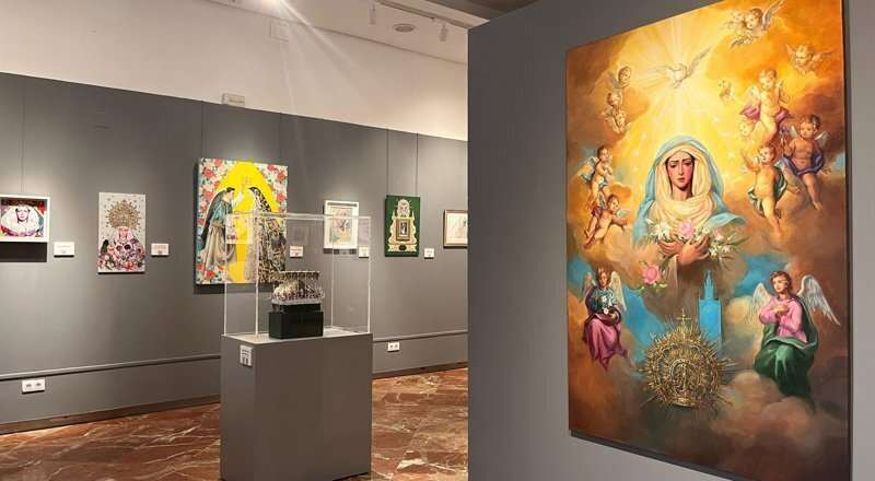 Más de 50 artistas rinden homenaje a la Virgen del Rocío en el Mercantil por su coronación
