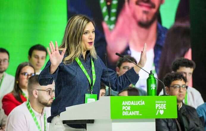 Montero designa a la parlamentaria María Márquez y al alcalde de Dos Hermanas como sus segundos y terceros en la lista