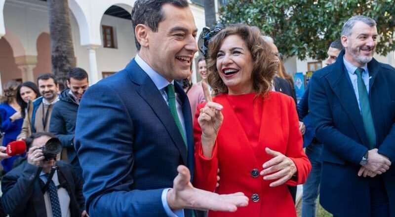 Moreno felicita a Montero tras el Congreso del PSOE-A y solicita iniciar una etapa de diálogo priorizando Andalucía