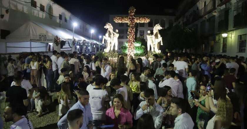 Movimiento Ciudadano cuestiona la efectividad de las cruces para reducir el volumen y critica la falta de autenticidad en las bases de la Feria.