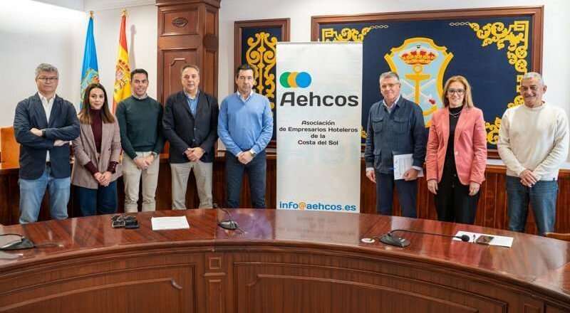 Nerja y la industria hotelera establecen un acuerdo para proporcionar alojamiento temporal a mujeres víctimas de violencia de género
