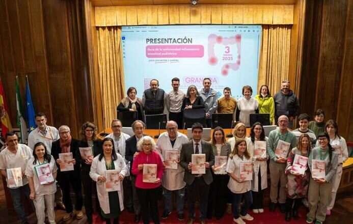 Presentación de una guía sobre enfermedad inflamatoria intestinal pediátrica en el Virgen de las Nieves.