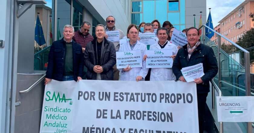 Protestas de médicos y facultativos contra el nuevo Estatuto Marco.