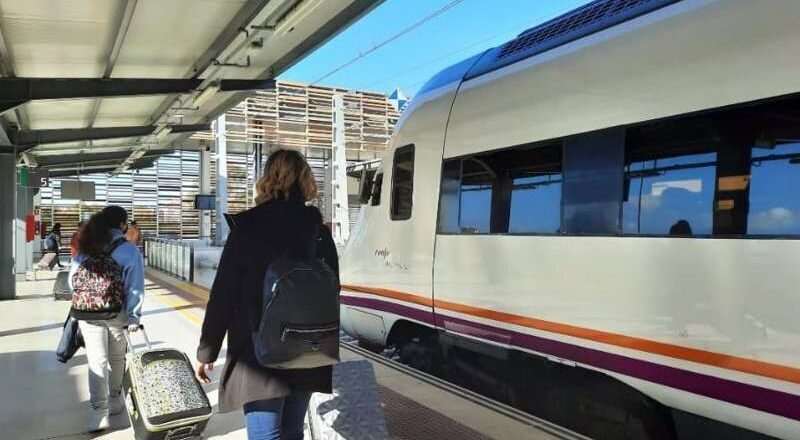 Subdelegada asegura que la alta velocidad avanza y que Castilleja del Campo no impugnará el proyecto