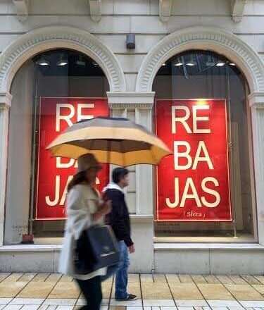 Comerciantes expresan su preocupación por la pérdida del efecto rebajas y afirman que las ventas son similares a las de 2024