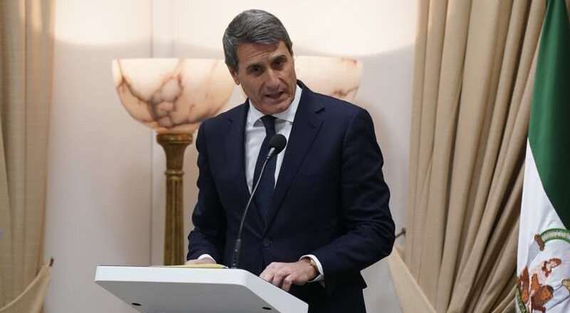 El Gobierno responde a la Junta que debe dejar de buscar excusas con la deuda y centrarse en los andaluces en lugar de en Feijóo
