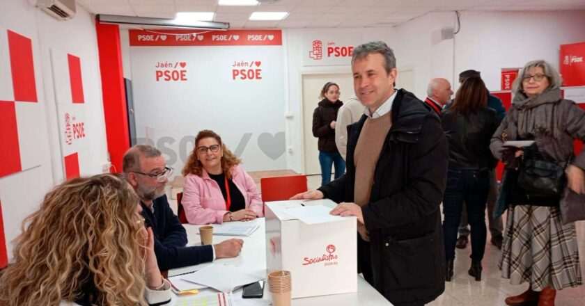 Históricos del PSOE de Jaén participan en una votación sin precedentes