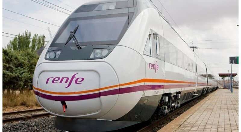 La circulación de trenes en la línea Sevilla-Huelva se reanuda tras horas de interrupción por el temporal