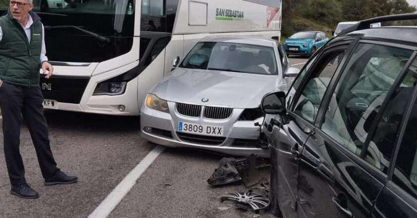 La Guardia Civil de Córdoba investiga a un conductor implicado en un accidente en la carretera de Trassierra