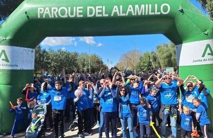 La VI Carrera Solidaria por el Autismo alcanza un nuevo récord con más de 1.400 participantes inscritos