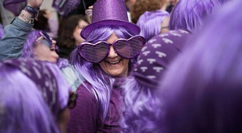 Miles de andaluces se movilizan por la igualdad en un 8M afectado por la lluvia