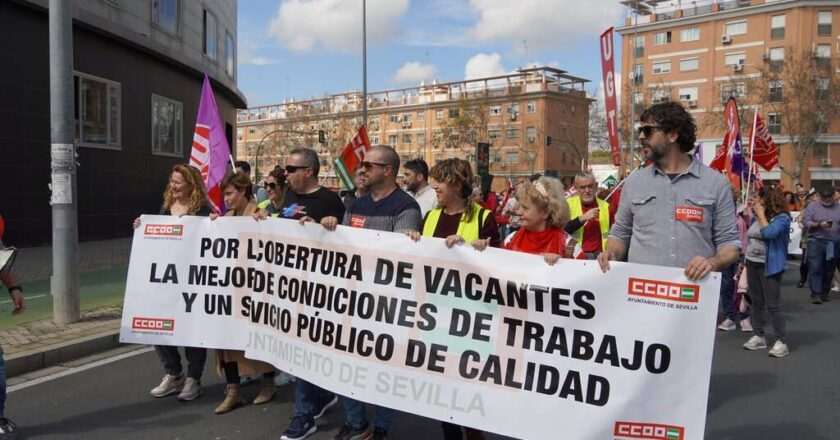 Movilización sindical desde el cementerio hacia el Parlamento para exigir a Sanz la cobertura de vacantes y mejoras en las condiciones laborales