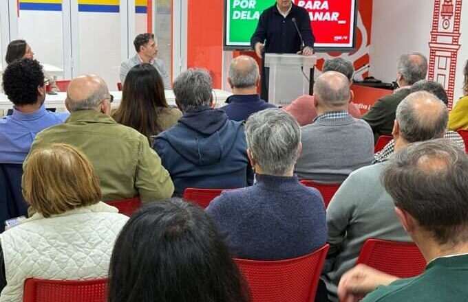 Ruiz Boix aboga por una dirección fuerte y cohesionada en el PSOE de Cádiz ante militantes en Algeciras