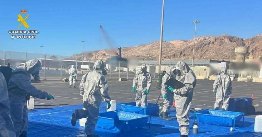 Agentes de la Guardia Civil de Córdoba reciben formación para responder a amenazas nucleares
