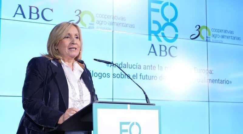La Junta alerta de que la propuesta para una nueva PAC "condena a una Europa a 27 velocidades"