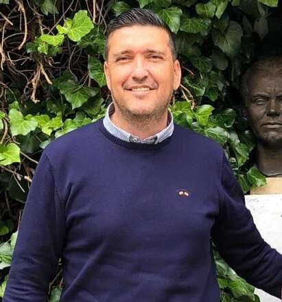 Ramón Martínez, finalista del Premio de Poesía Juan Ramón Jiménez en Coral Gables, Estados Unidos