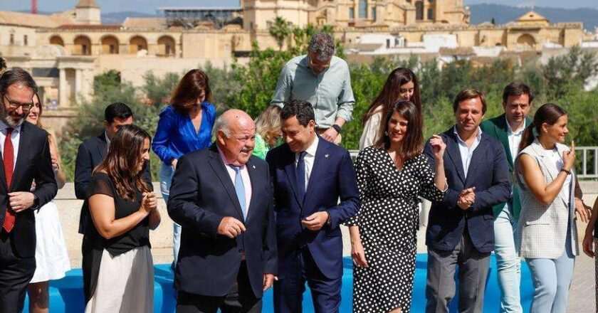 Córdoba presenta la delegación más numerosa de su historia en el congreso del PP andaluz para la reelección de Juanma Moreno como presidente