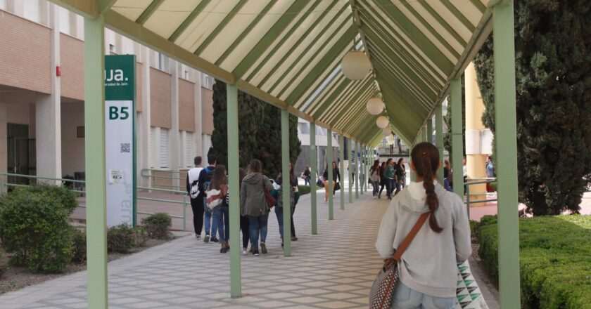 La UJA establece un día de luto por las dos adolescentes que perdieron la vida