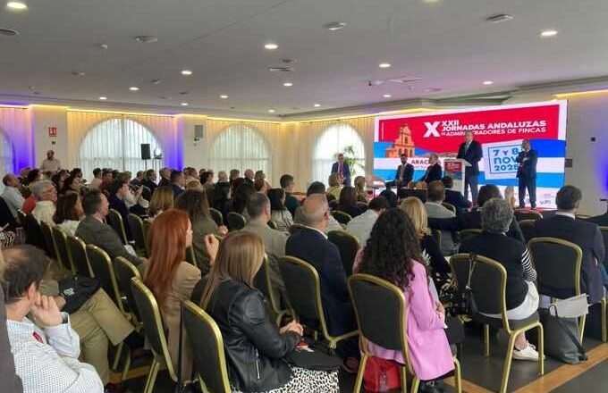 Las Jornadas Andaluzas de Administradores de Fincas congregan a 200 especialistas en Aracena este fin de semana