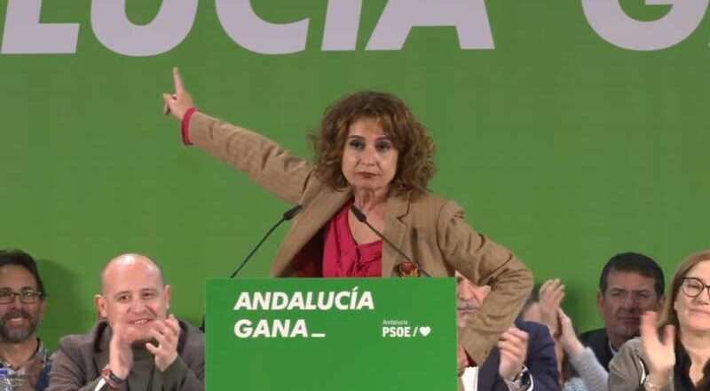 Montero aboga por un 28F de reivindicación en lugar de la «política de escaparate» de Moreno, pidiendo «menos fotos y más gestión»