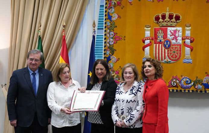Montero destaca el reconocimiento del Gobierno sobre la deuda con Caparrós y la importancia de hacer justicia en su memoria