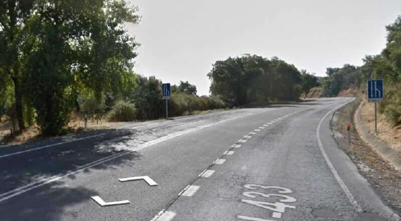 Fallece un hombre de 50 años en un accidente entre un turismo y un camión en la N-433 en Rosal