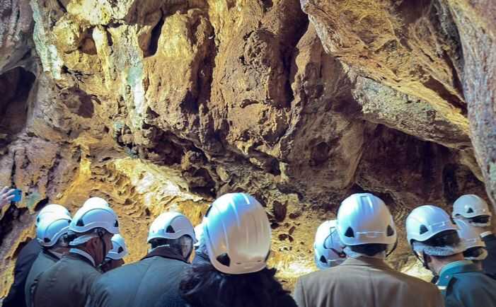 Inauguración de las Cuevas de Alájar en la Peña de Arias Montano