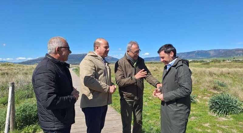 Inician las obras de restauración de la pasarela de Los Lances en Tarifa, afectada por los recientes temporales