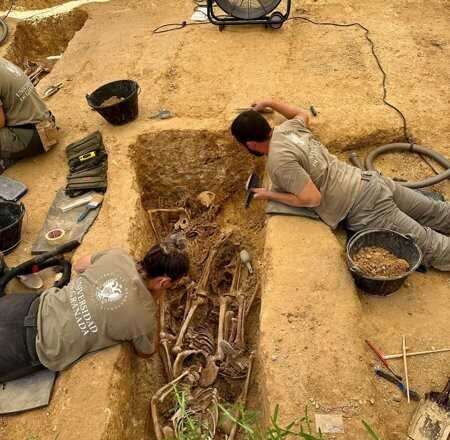 Licitación de la tercera fase de investigación exhumatoria en el cementerio de Huelva