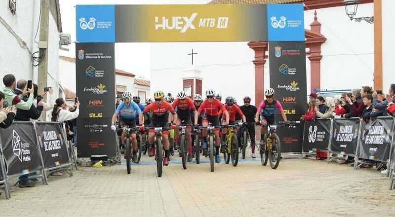 David González Tirado y María Isabel Felipe triunfan en la HUEX MTB 2026 de mountain bike