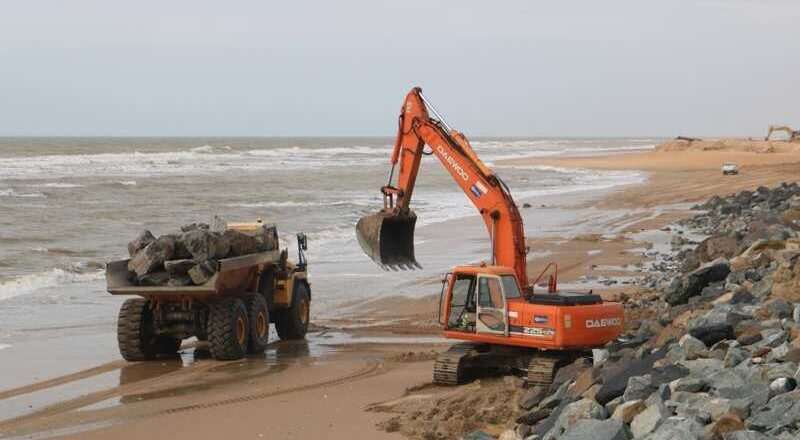 Avances en las obras del paseo marítimo de Caño Guerrero en Matalascañas