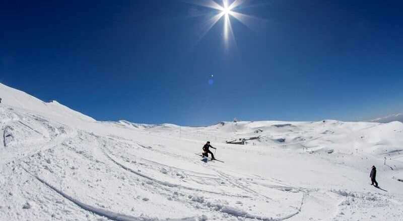 Sierra Nevada alcanza un 70% de ocupación hotelera y recibe a 18.750 esquiadores en el fin de semana