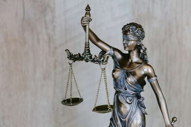Cómo funciona un juicio penal: de la acusación a la sentencia